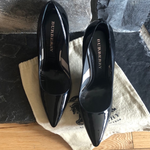 Burberry black patent leather pumps - Picture 2 of 8